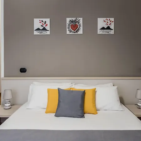 Duomo Hermes Relais نابولي