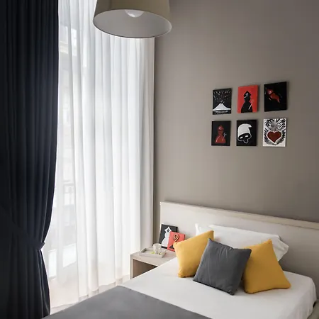 Duomo Hermes Relais بيت ضيافة نابولي