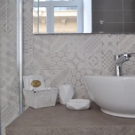 بيت ضيافة Duomo Hermes Relais 4*